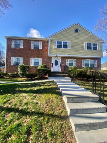 Photo of 215 Parkside Drive, Suffern NY
