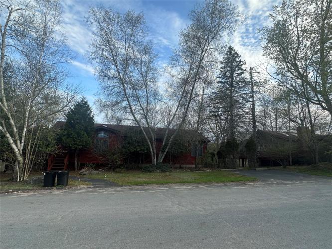 Photo of 93 lake vie Dr, Swan Lake NY