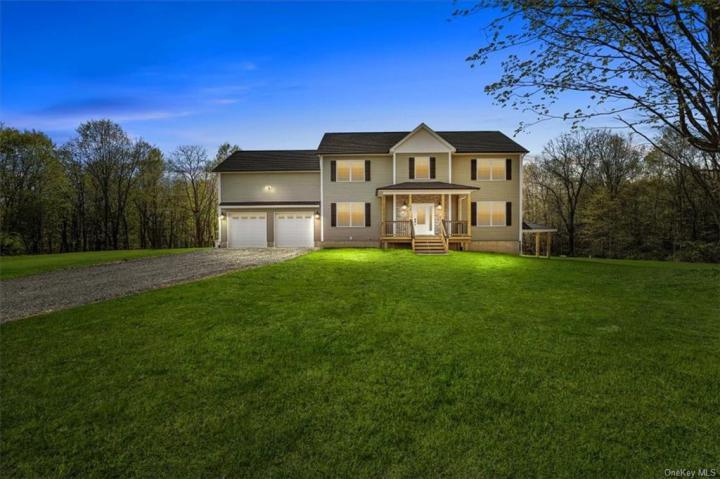 Photo of 8 Pond Drive, Bloomingburg NY