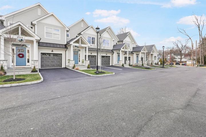 Photo of 2040 Crompond Road 10, Yorktown Heights NY