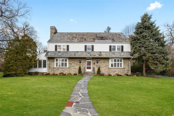 Photo of 7 Eastwoods Lane, Scarsdale NY