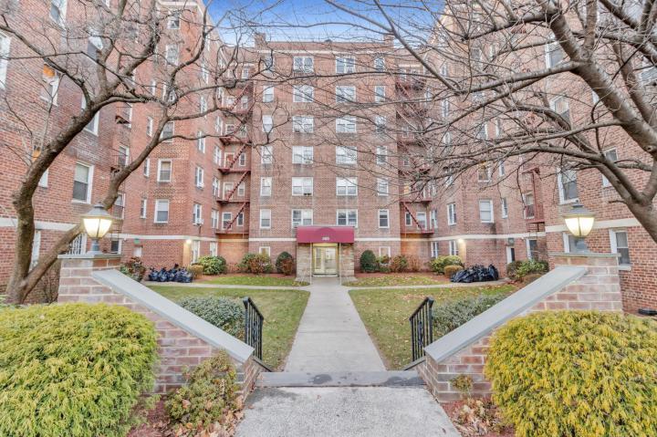 Photo of 485 Bronx River Road C43, Yonkers NY