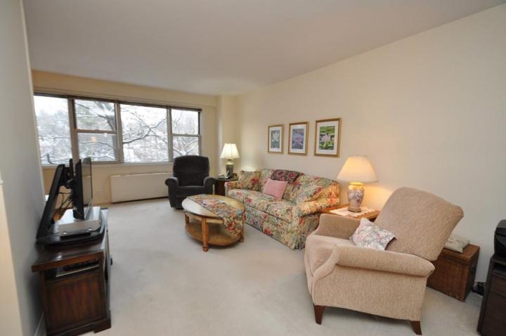 Photo of 250 Garth Road 2h3, Scarsdale NY