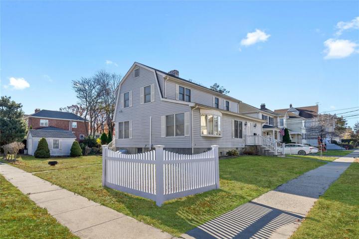 Photo of 89 Park Avenue, Harrison NY