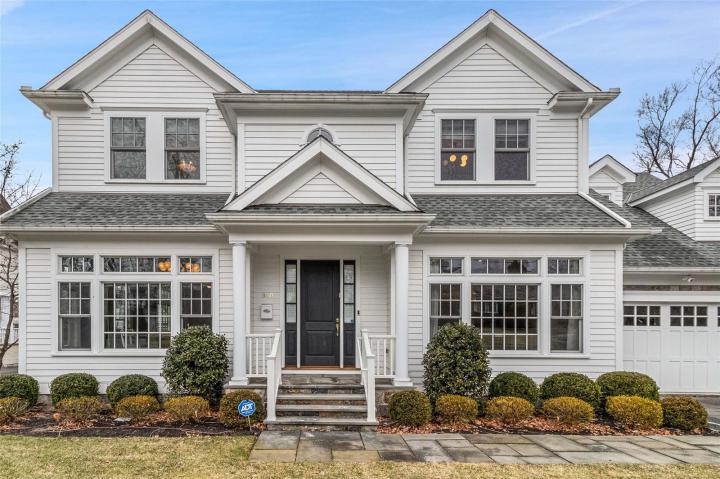 Photo of 350 Heathcote Road, Scarsdale NY