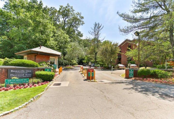 Photo of 28 Bronxville Glen Drive 1, Bronxville NY
