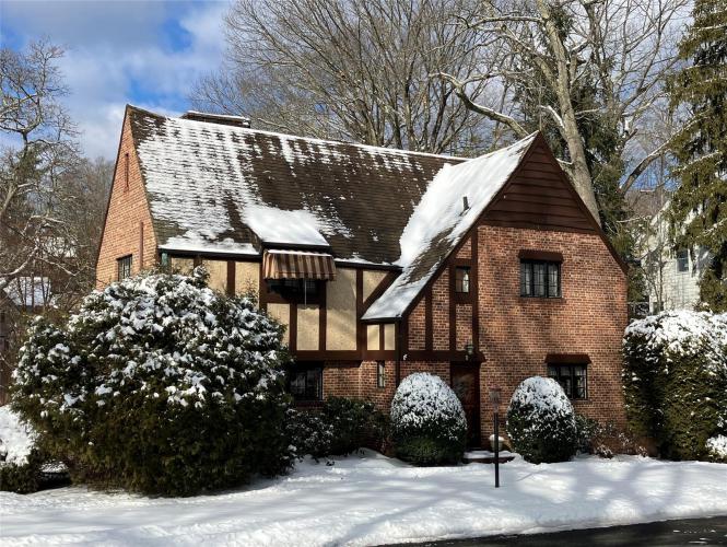 Photo of 1 Northminster Drive, White Plains NY
