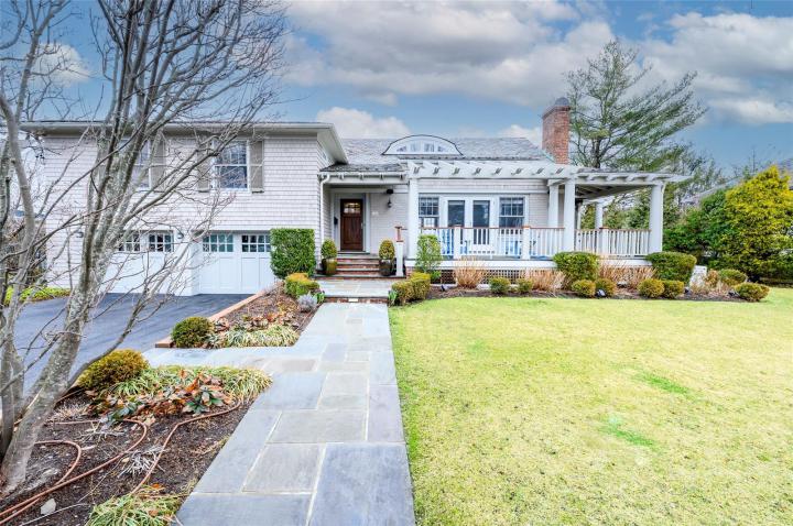 Photo of 11 Larchmont Avenue, Larchmont NY