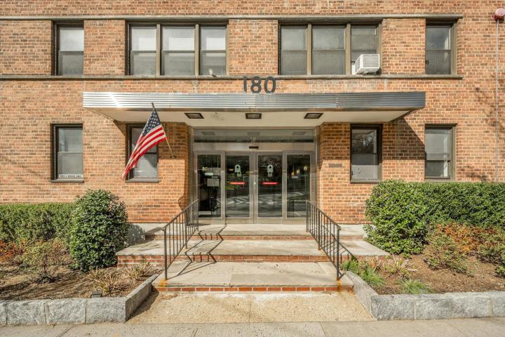 Photo of 180 East Hartsdale Avenue 1g, Hartsdale NY