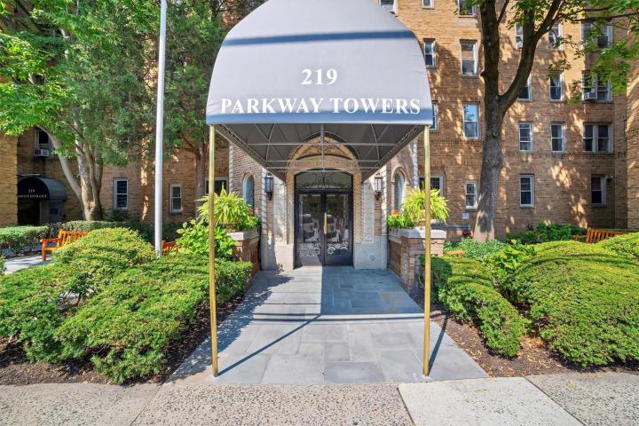 Photo of 219 Bronx River Road 5a, Yonkers NY