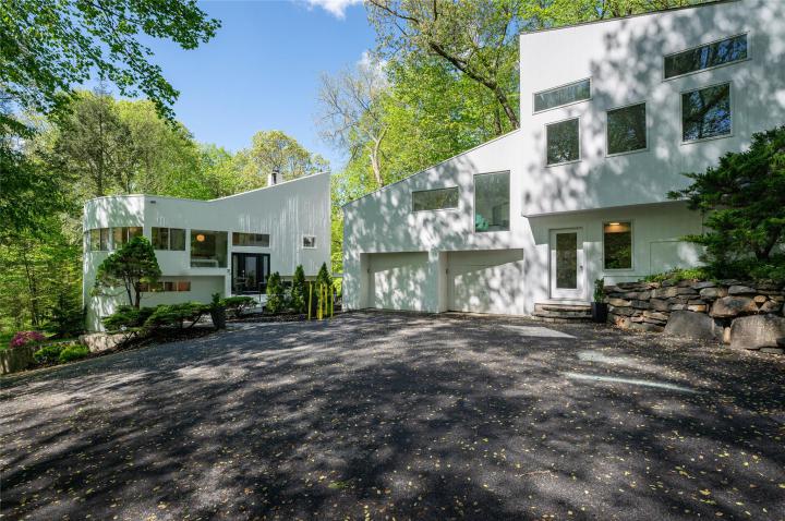 Photo of 31 Winterbottom Lane, Pound Ridge NY