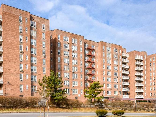 Photo of 245 Rumsey Road 6x, Yonkers NY