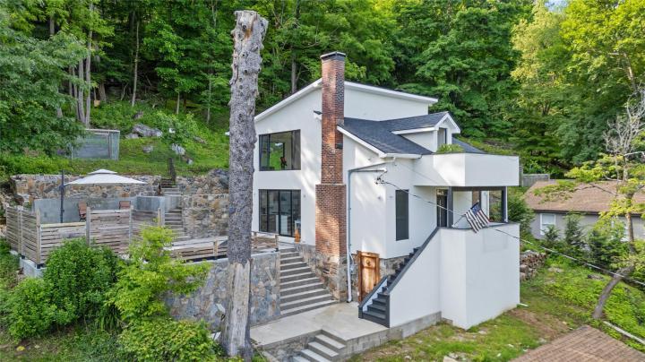 Photo of 290 Mountain Road, Pleasantville NY