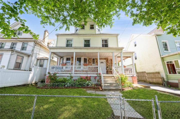 Photo of 149 South 10th Avenue, Mount Vernon NY