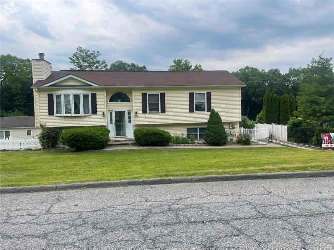Photo of 5 Sabrina Lane, Ossining NY