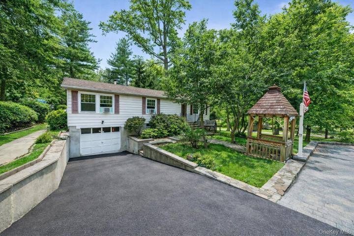 Photo of 114 Laurel Hill Road, Croton On Hudson NY