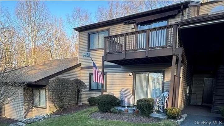 Photo of 68 Independence Court E, Yorktown Heights NY