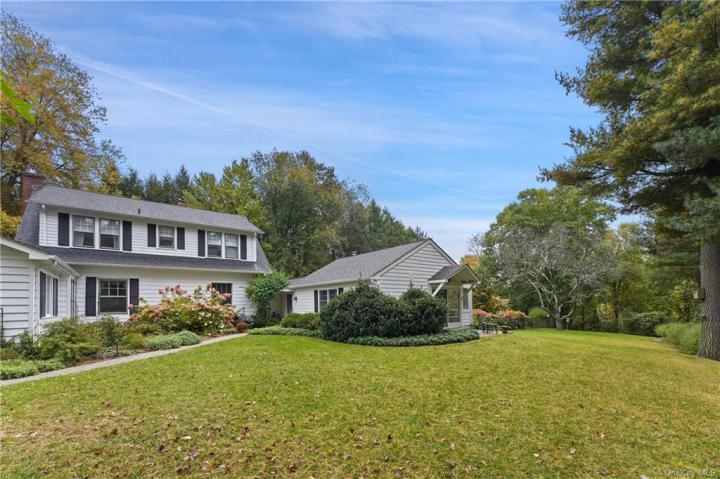 Photo of 333 Bedford Center Road, Bedford Hills NY