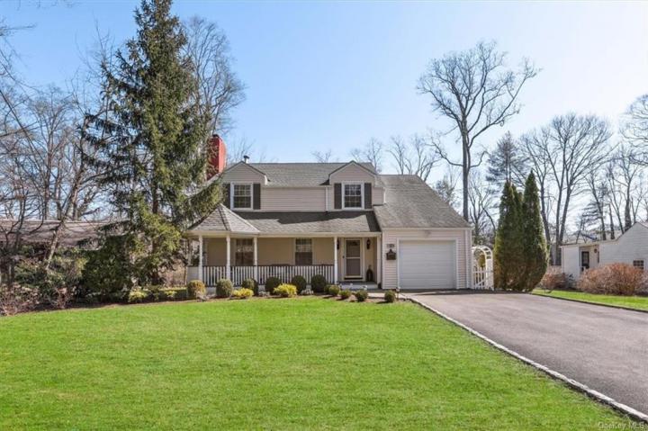 Photo of 4 Livingston Road, Scarsdale NY