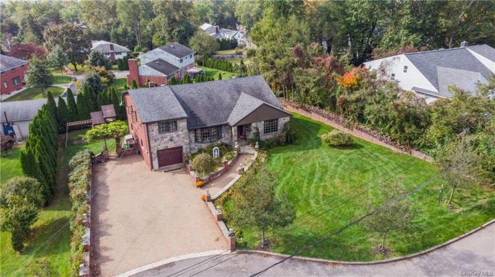 Photo of 18 Danby Place, Yonkers NY