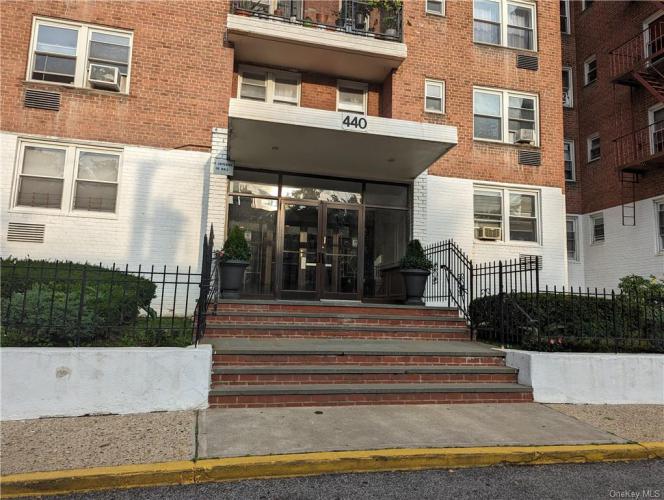 Photo of 440 Warburton Avenue 5a, Yonkers NY