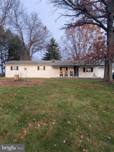 Photo of 1741 County Line Road, Bechtelsville PA
