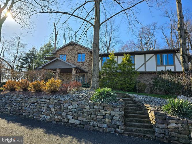 1001 N Reading Avenue, Boyertown PA 19512 for sale by EveryHome Realtors