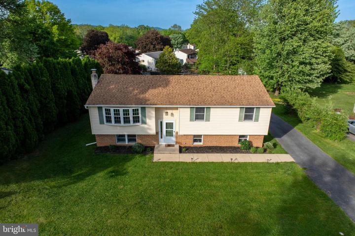 Photo of 27 Wagon Way, Oley PA