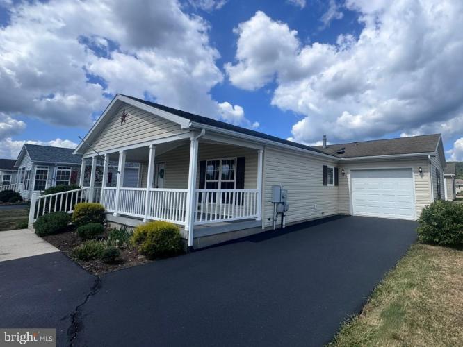 Photo of 7 Mockingbird Court, Bechtelsville PA