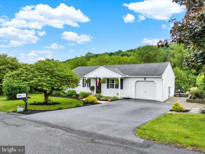 Photo of 210 Constitution Drive, Hamburg PA