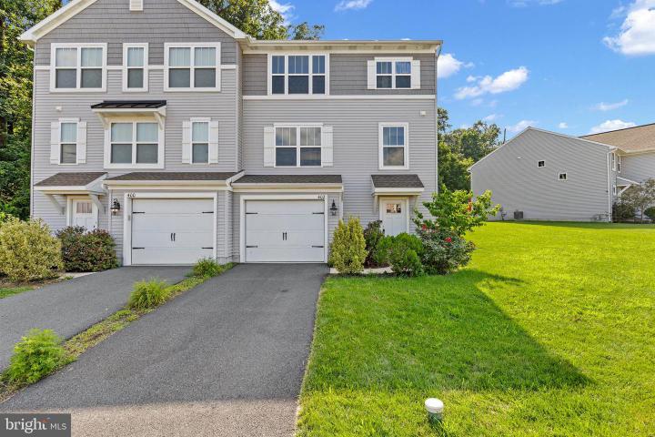 Photo of 402 Smokering Drive, Robesonia PA