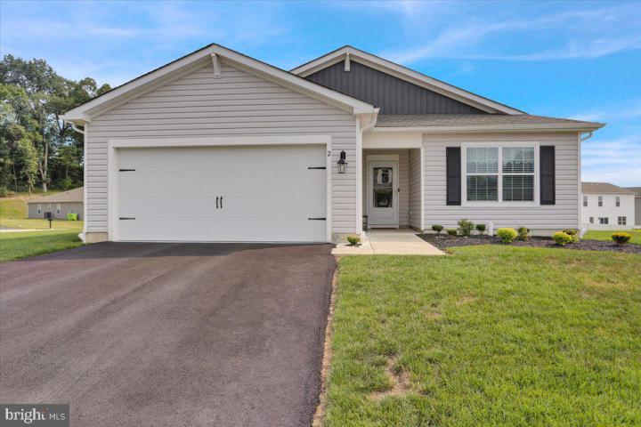 Photo of 2 E Skytop Court, Bernville PA