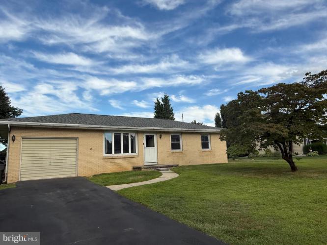 Photo of 37 S Herbein Drive, Topton PA