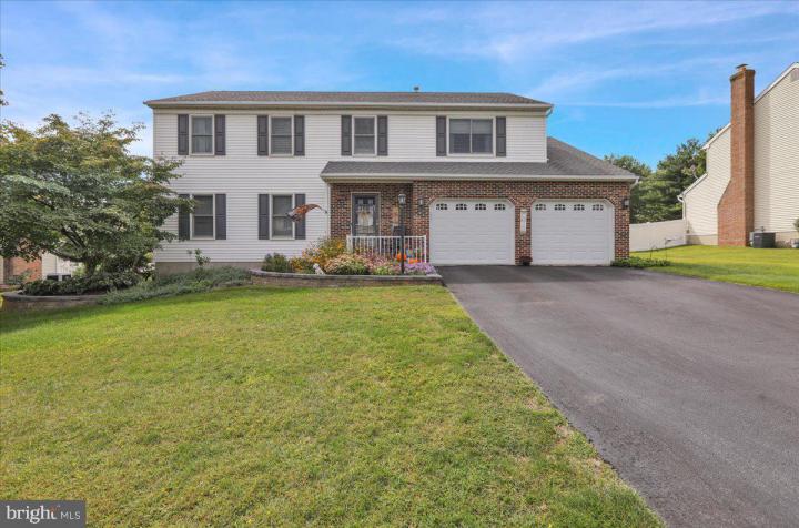 Photo of 1054 Boeshore Circle, Reading PA