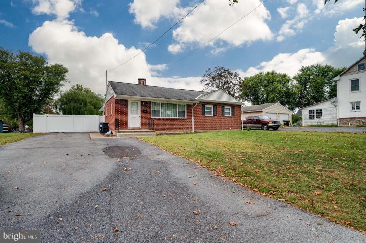 Photo of 1184 Main Street, Shoemakersville PA