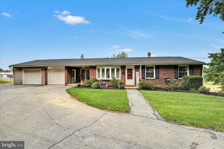 Photo of 437 White Oak Lane