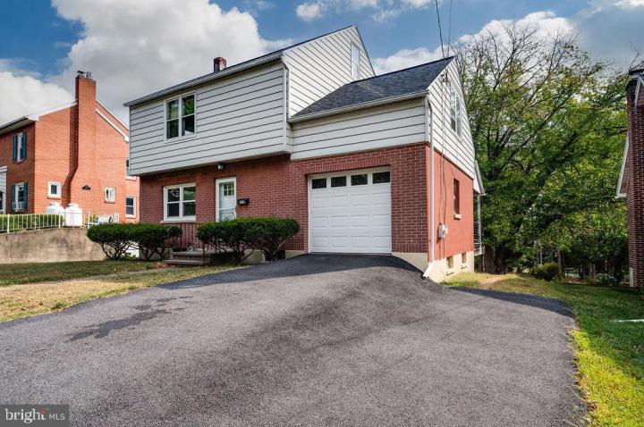 Photo of 305 N 5th Street, Hamburg PA