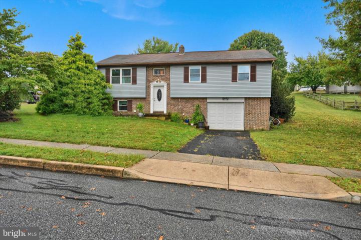 Photo of 118 Charles Boulevard, Sinking Spring PA