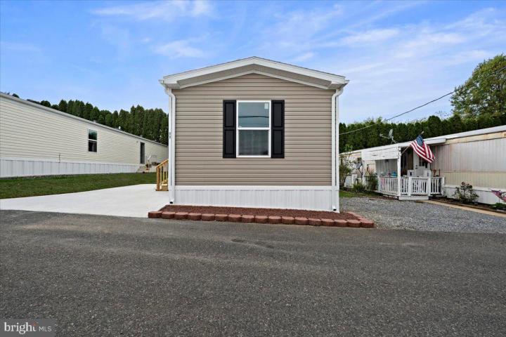 Photo of 11 Woodland Lane, Mertztown PA