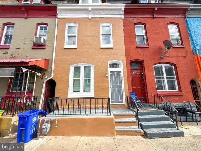 Photo of 305 N Front Street