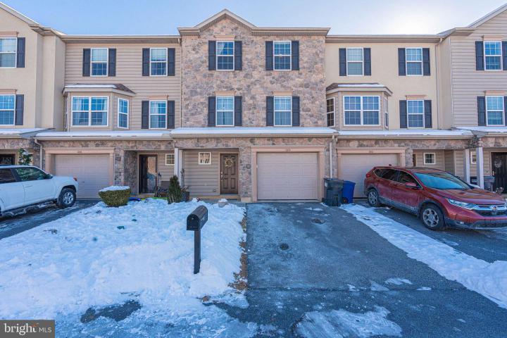 Photo of 1014 Yarn Court