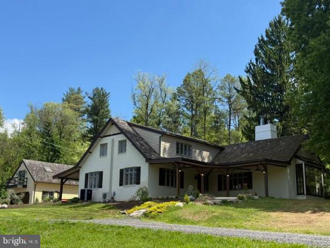 Photo of 848 White Oak Lane, Leesport PA