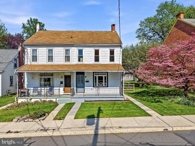 Photo of 102 S Whiteoak Street