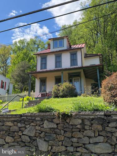 Photo of 820 Friedensburg Road