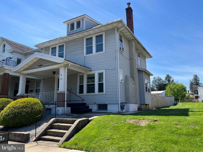 Photo of 10 E Penn Avenue, Robesonia PA