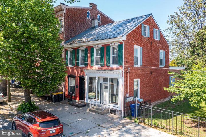 Photo of 145 W High Street