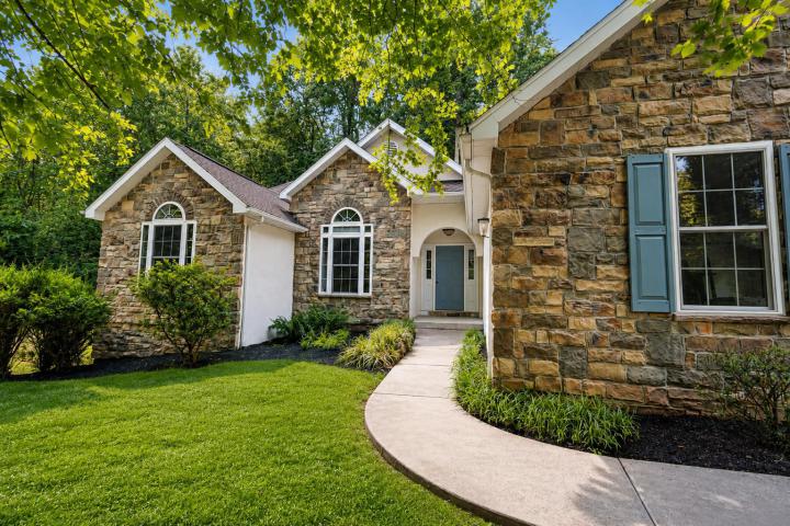 Photo of 372 White Bear Road