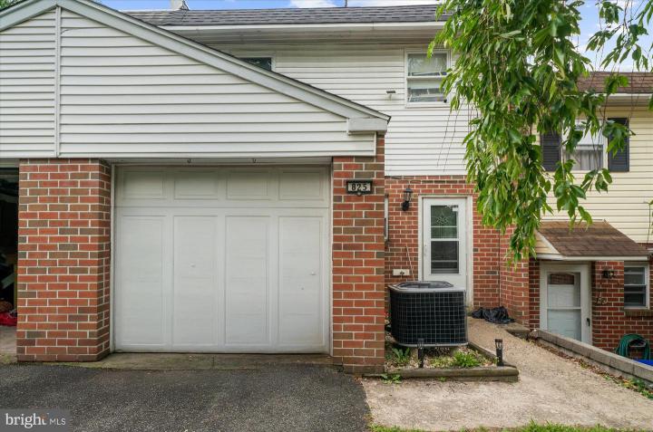 Photo of 825 Woodchuck Lane