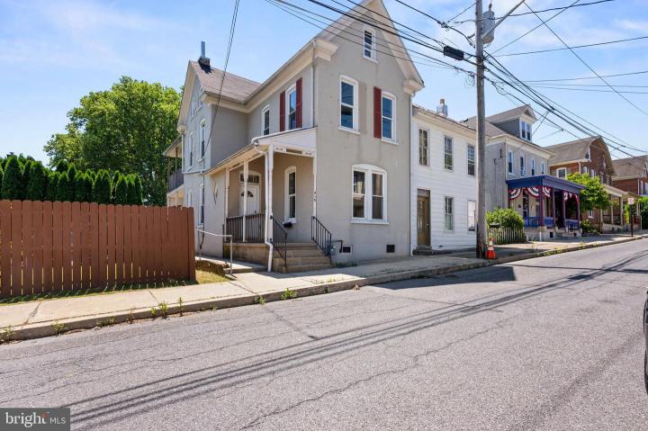 Photo of 414 W Walnut Street