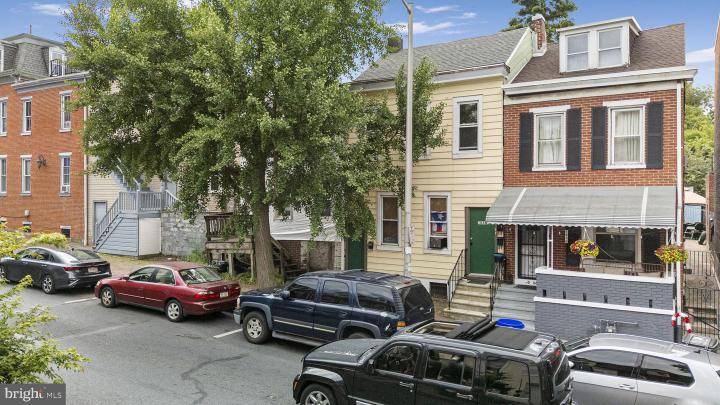Photo of 1038 Walnut Street